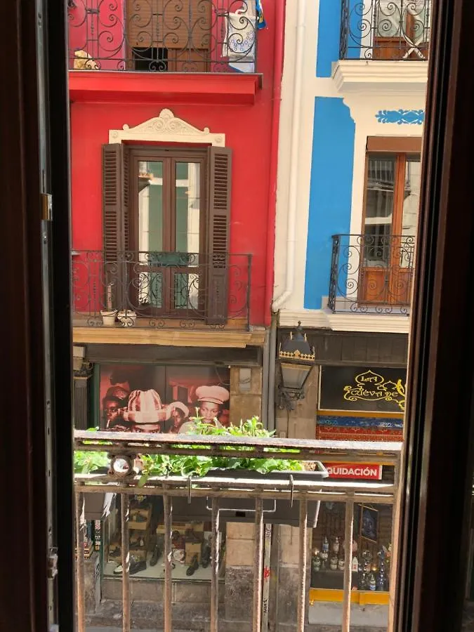 La Puerta Verde - Casco Viejo-Old Town Bilbao Spanje